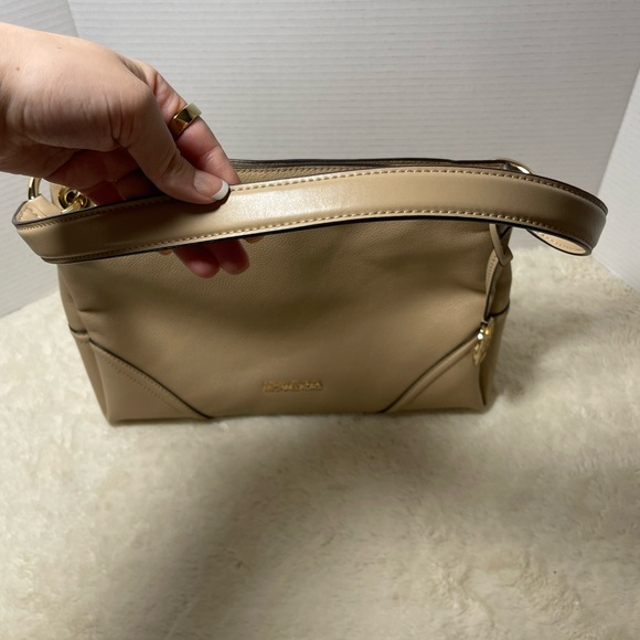 Michael Kors Tan Leather Shoulder Bag - Picture 6 of 9